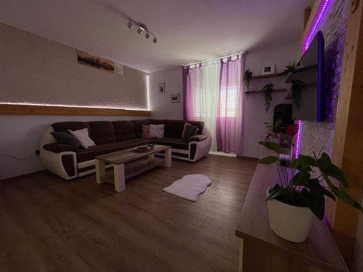Apartman Nera Apartment โพลเช ภายนอก รูปภาพ